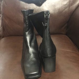 Brand new 8.5 black Stuart Weitzman booties 8 1/2